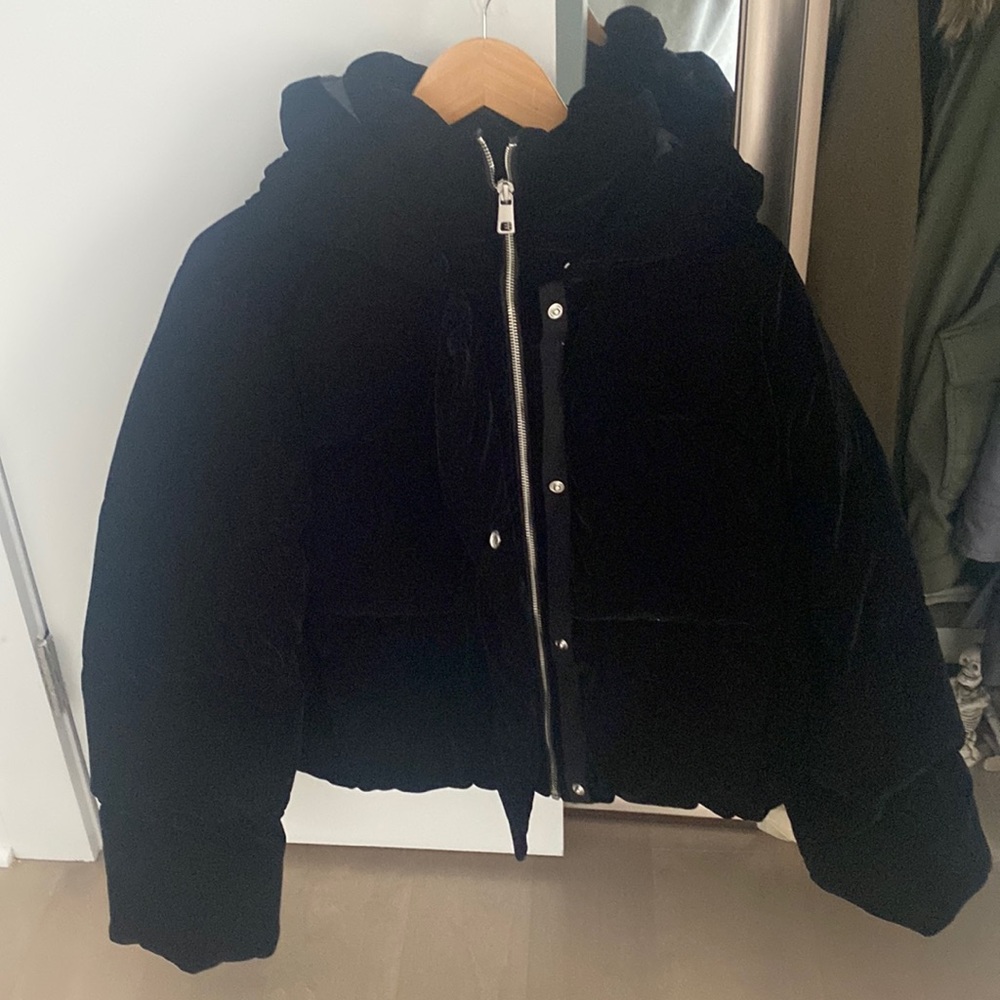 RARE FIND ! BNWT Banana Republic velvet hooded bomber coat / Small